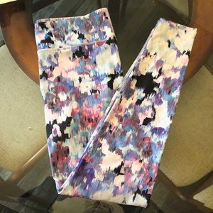 🎉5 for $25 sale🎉 Fabletics colorful leggings XL